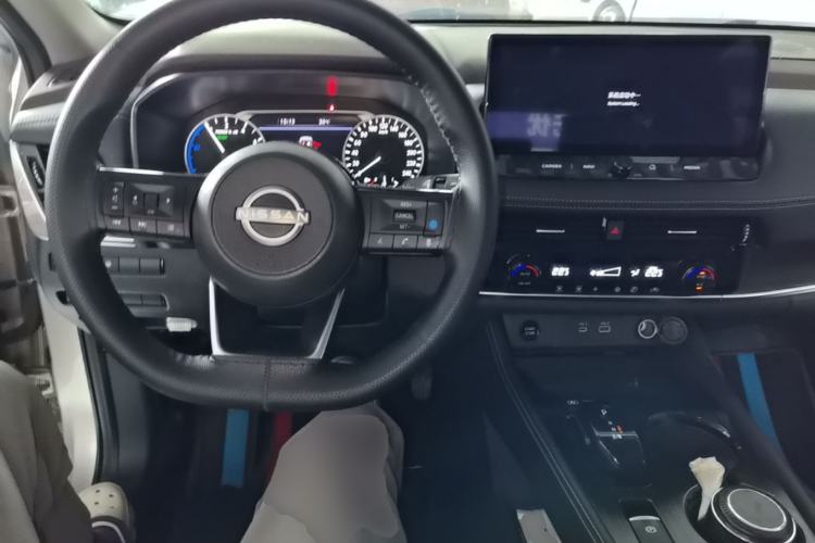Used Nissan X-Trail 2023 e-POWER Ultra-Hybrid Dual-Motor All-Wheel-Drive Luxury Edition Center Console