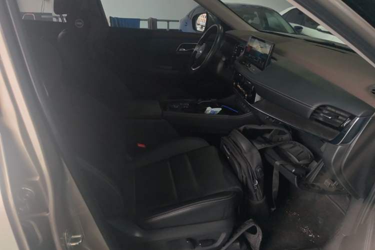Used Nissan X-Trail 2023 e-POWER Ultra-Hybrid Dual-Motor All-Wheel-Drive Supreme Edition Right Front Seat
