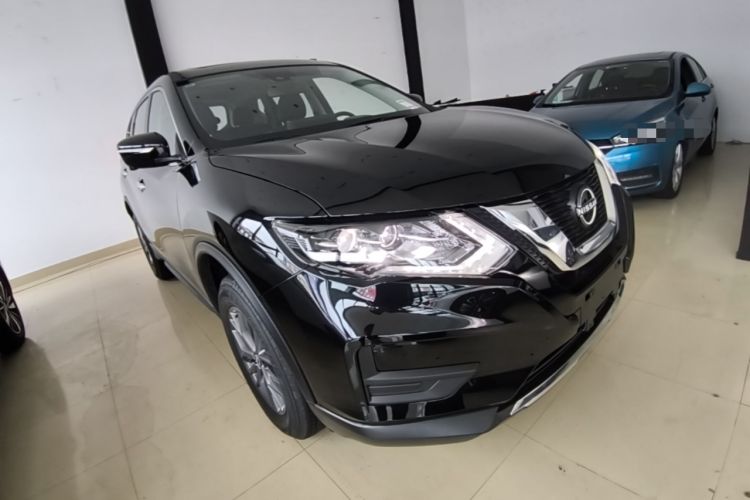Used Nissan X-Trail 2025 Honor 2.0L Two-Wheel Drive Leading Edition Front Right 45 Deg
