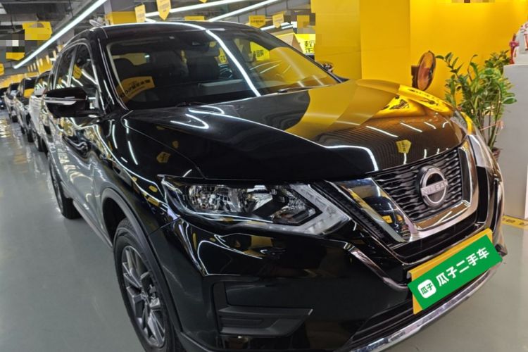 Used Nissan X-Trail 2025 Honor 2.0L Two-Wheel Drive Genuine Edition Front Right 45 Deg