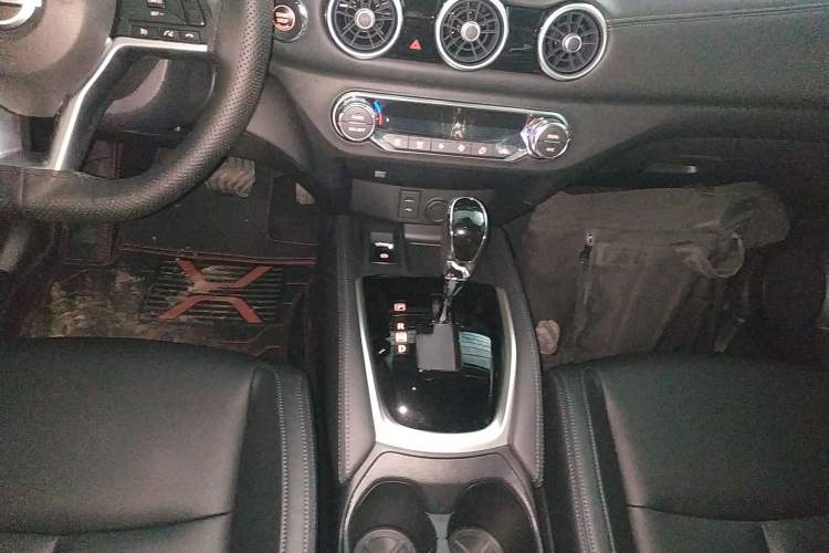 Used Nissan X-Trail 2025 Honor 2.0L Two-Wheel Drive Genuine Edition Gear Lever