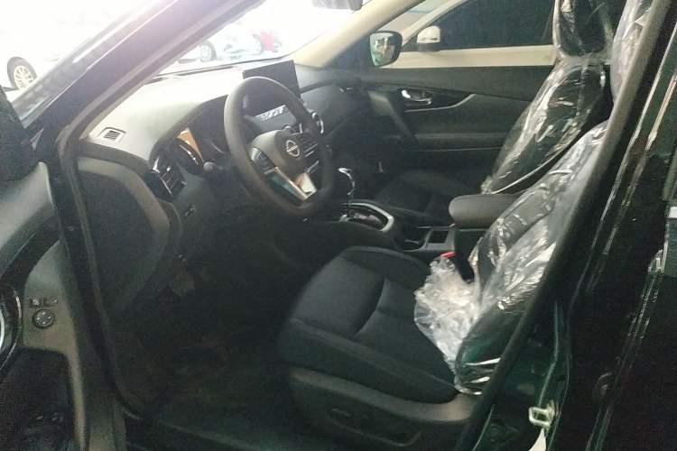Used Nissan X-Trail 2025 Honor 2.0L Two-Wheel Drive Genuine Edition Interior 3