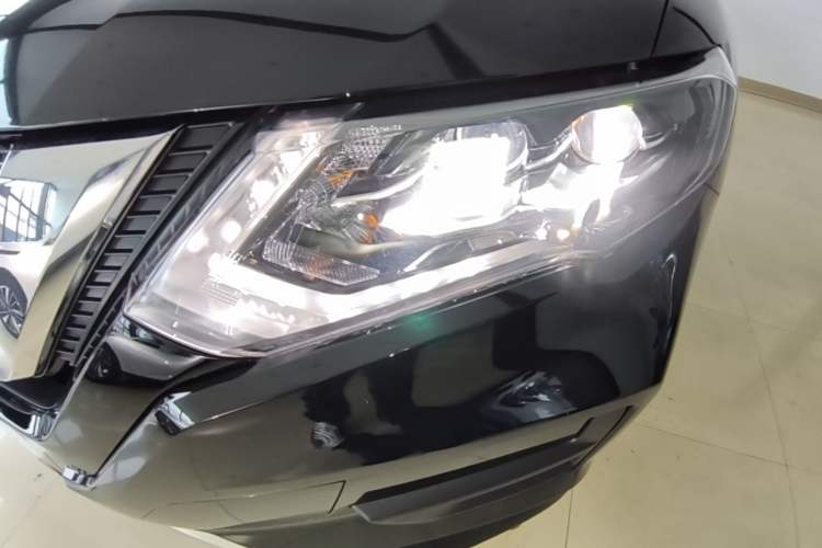 Used Nissan X-Trail 2025 Honor 2.0L Two-Wheel Drive Leading Edition Left Front Headlight