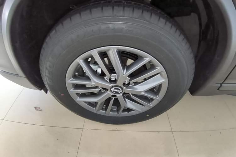 Used Nissan X-Trail 2025 Honor 2.0L Two-Wheel Drive Leading Edition Left Front Wheel Hub