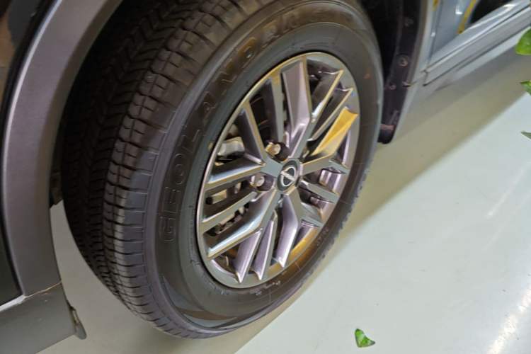 Used Nissan X-Trail 2025 Honor 2.0L Two-Wheel Drive Genuine Edition Left Front Wheel Hub