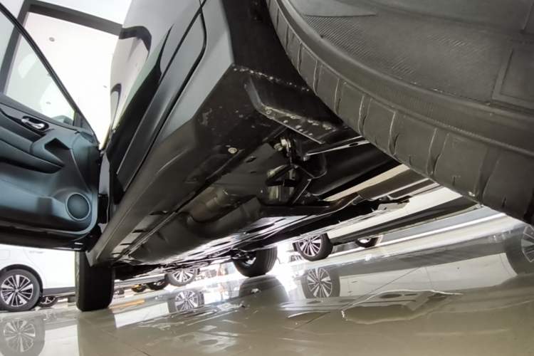 Used Nissan X-Trail 2025 Honor 2.0L Two-Wheel Drive Leading Edition Left Side Sill