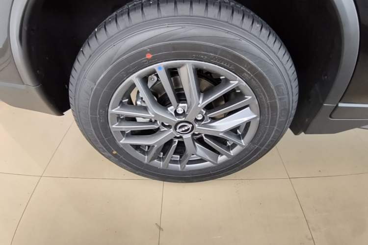Used Nissan X-Trail 2025 Honor 2.0L Two-Wheel Drive Leading Edition Right Rear Wheel Hub