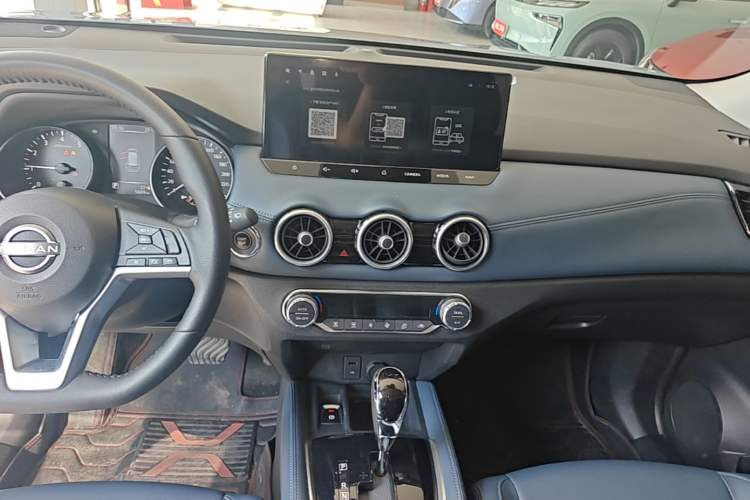 Used Nissan X-Trail 2025 Honor 2.0L Two-Wheel Drive Leading Edition Audio And AC Panel