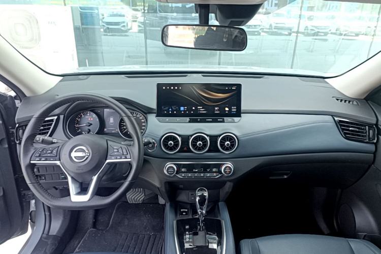 Used Nissan X-Trail 2025 Honor 2.0L Two-Wheel Drive Leading Edition Center Console