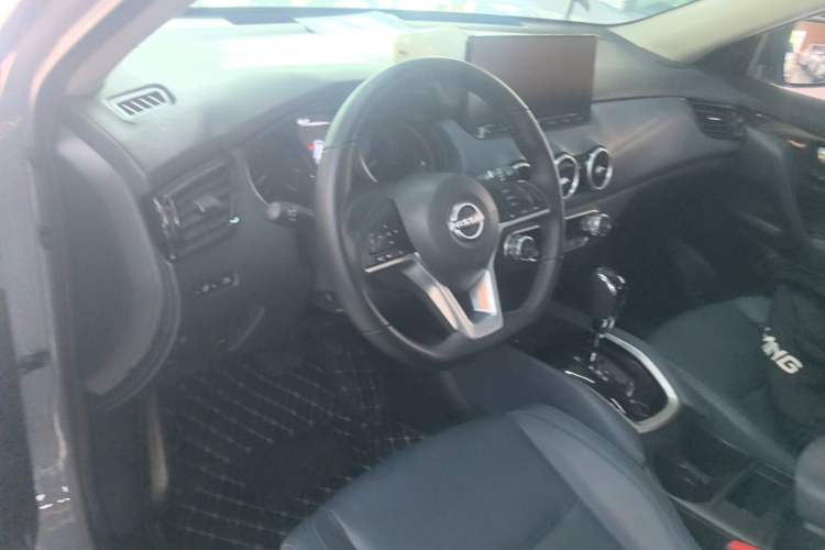Used Nissan X-Trail 2025 Honor 2.0L Two-Wheel Drive Leading Edition Center Console