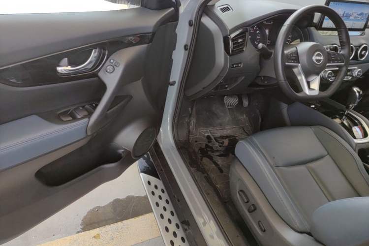 Used Nissan X-Trail 2025 Honor 2.0L Two-Wheel Drive Leading Edition Driver Seat