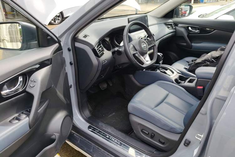 Used Nissan X-Trail 2025 Honor 2.0L Two-Wheel Drive Leading Edition Driver Seat