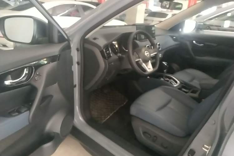 Used Nissan X-Trail 2025 Honor 2.0L Two-Wheel Drive Leading Edition Driver Seat