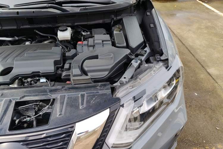 Used Nissan X-Trail 2025 Honor 2.0L Two-Wheel Drive Leading Edition Engine Bay Left