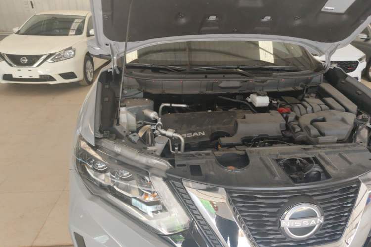 Used Nissan X-Trail 2025 Honor 2.0L Two-Wheel Drive Leading Edition Engine Bay Right