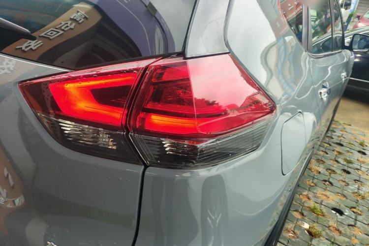 Used Nissan X-Trail 2025 Honor 2.0L Two-Wheel Drive Leading Edition Exterior 3