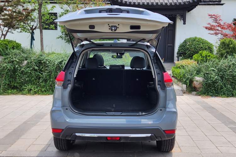 Used Nissan X-Trail 2025 Honor 2.0L Two-Wheel Drive Leading Edition Exterior 9