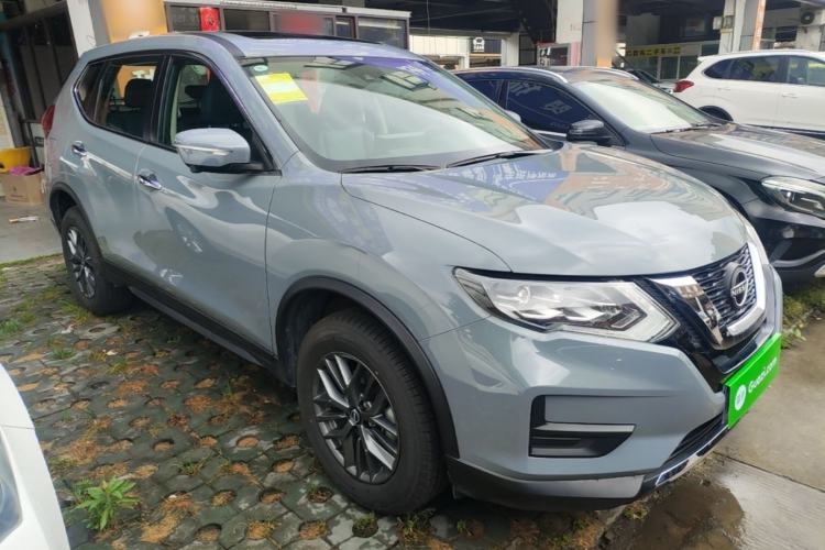 Used Nissan X-Trail 2025 Honor 2.0L Two-Wheel Drive Leading Edition Front Right 45 Deg