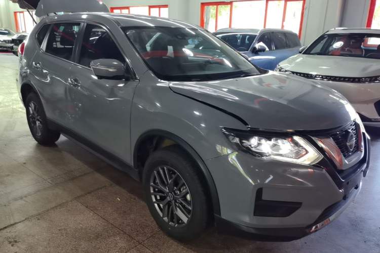 Used Nissan X-Trail 2025 Honor 2.0L Two-Wheel Drive Leading Edition Front Right 45 Deg