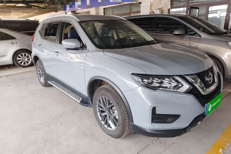 Used Nissan X-Trail 2025 Honor 2.0L Two-Wheel Drive Leading Edition Front Right 45 Deg