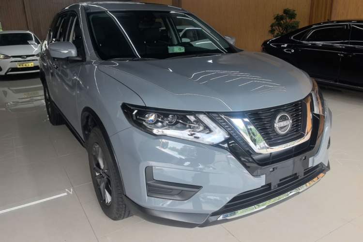 Used Nissan X-Trail 2025 Honor 2.0L Two-Wheel Drive Leading Edition Front Right 45 Deg