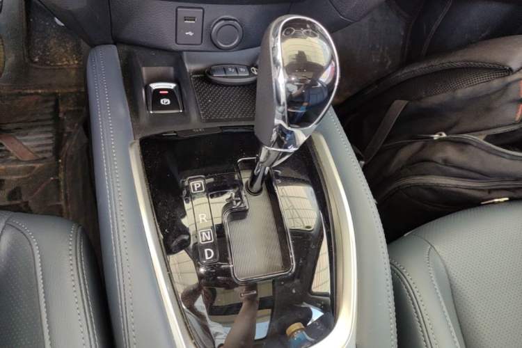 Used Nissan X-Trail 2025 Honor 2.0L Two-Wheel Drive Leading Edition Gear Lever