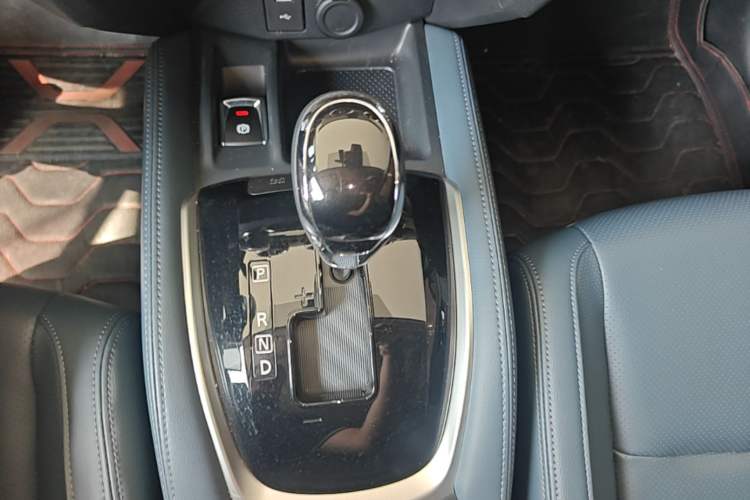 Used Nissan X-Trail 2025 Honor 2.0L Two-Wheel Drive Leading Edition Gear Lever