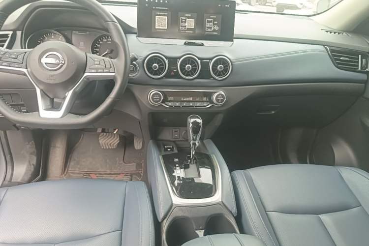 Used Nissan X-Trail 2025 Honor 2.0L Two-Wheel Drive Leading Edition Gear Lever