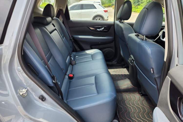 Used Nissan X-Trail 2025 Honor 2.0L Two-Wheel Drive Leading Edition Interior 6