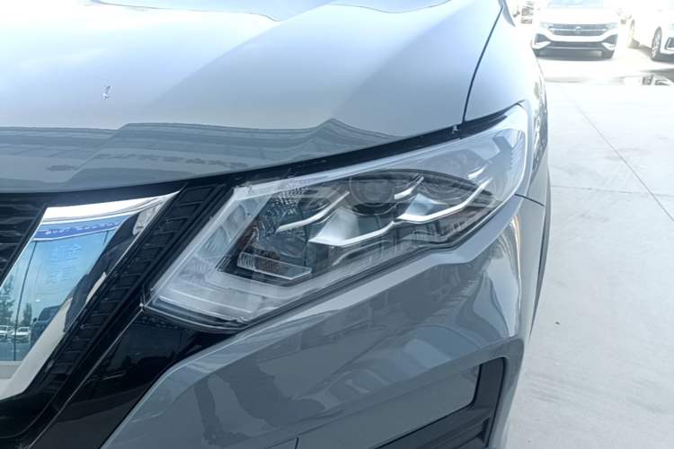 Used Nissan X-Trail 2025 Honor 2.0L Two-Wheel Drive Leading Edition Left Front Headlight