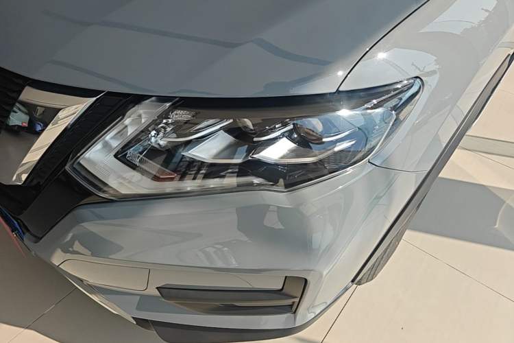 Used Nissan X-Trail 2025 Honor 2.0L Two-Wheel Drive Leading Edition Left Front Headlight