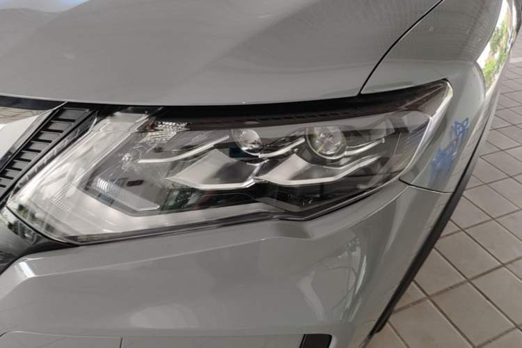 Used Nissan X-Trail 2025 Honor 2.0L Two-Wheel Drive Leading Edition Left Front Headlight