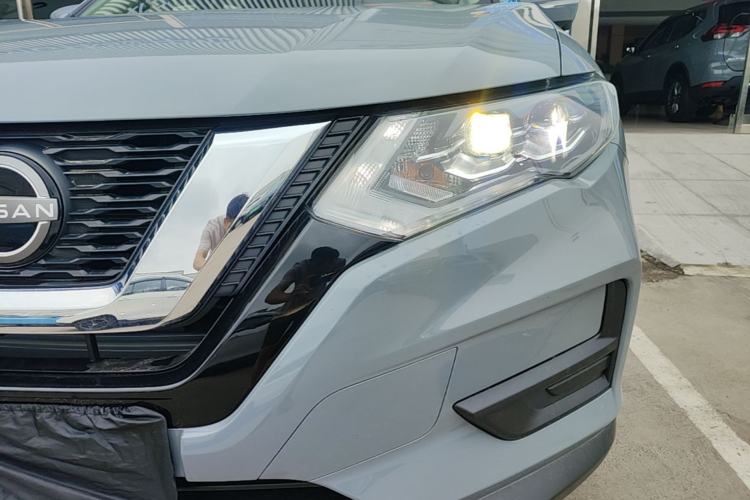 Used Nissan X-Trail 2025 Honor 2.0L Two-Wheel Drive Leading Edition Left Front Headlight