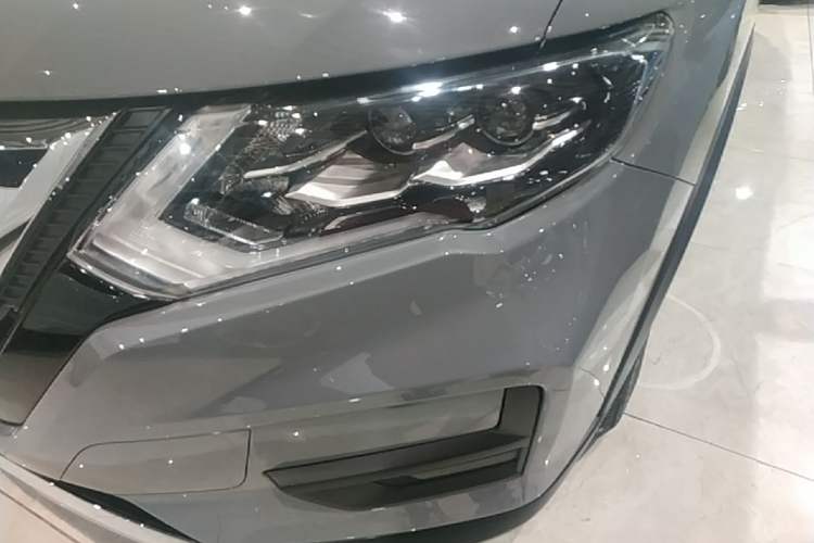 Used Nissan X-Trail 2025 Honor 2.0L Two-Wheel Drive Leading Edition Left Front Headlight