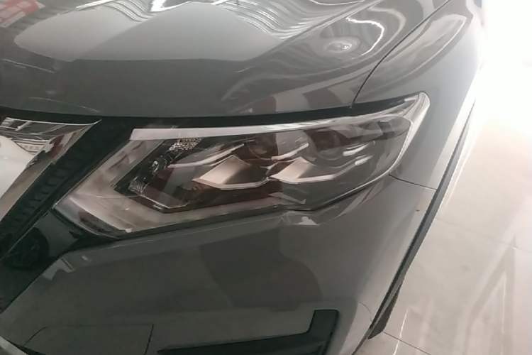 Used Nissan X-Trail 2025 Honor 2.0L Two-Wheel Drive Leading Edition Left Front Headlight
