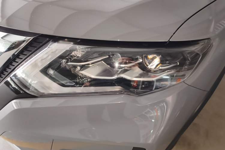Used Nissan X-Trail 2025 Honor 2.0L Two-Wheel Drive Leading Edition Left Front Headlight