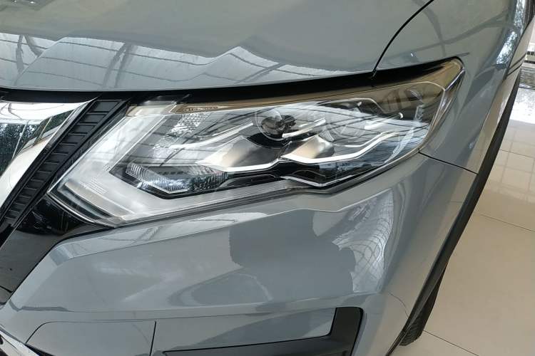 Used Nissan X-Trail 2025 Honor 2.0L Two-Wheel Drive Leading Edition Left Front Headlight