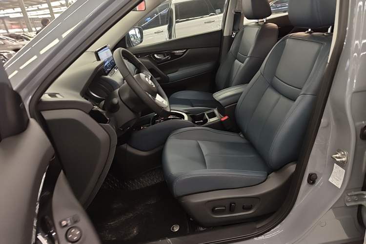 Used Nissan X-Trail 2025 Honor 2.0L Two-Wheel Drive Leading Edition Left Front Seat