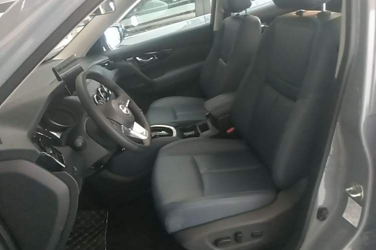 Used Nissan X-Trail 2025 Honor 2.0L Two-Wheel Drive Leading Edition Left Front Seat