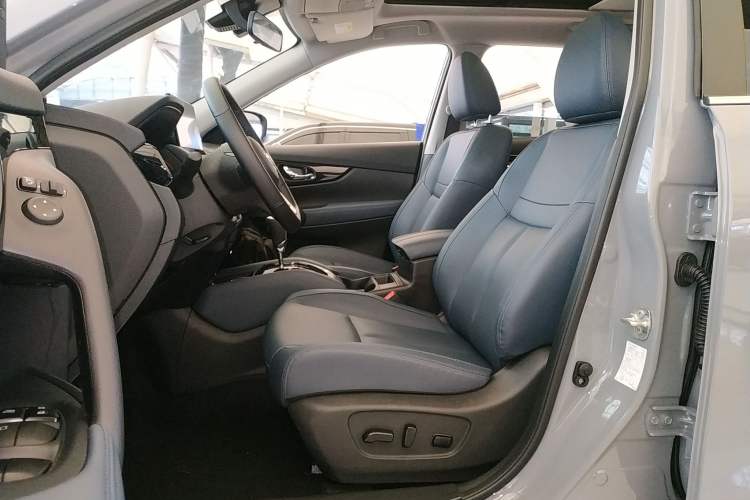 Used Nissan X-Trail 2025 Honor 2.0L Two-Wheel Drive Leading Edition Left Front Seat