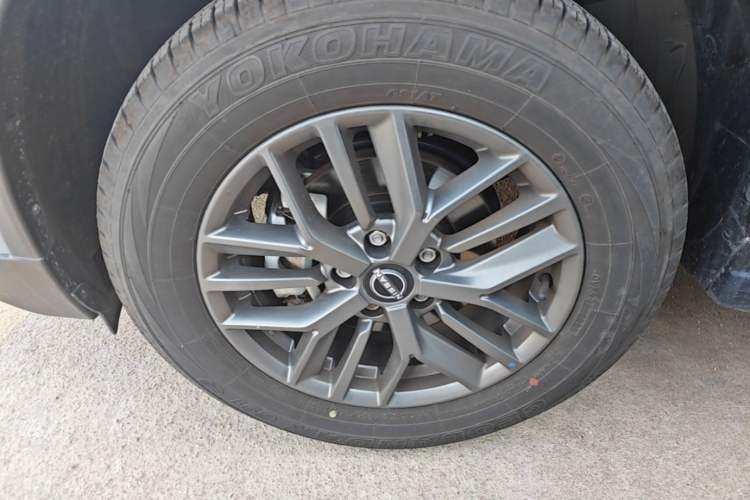 Used Nissan X-Trail 2025 Honor 2.0L Two-Wheel Drive Leading Edition Left Front Wheel Hub