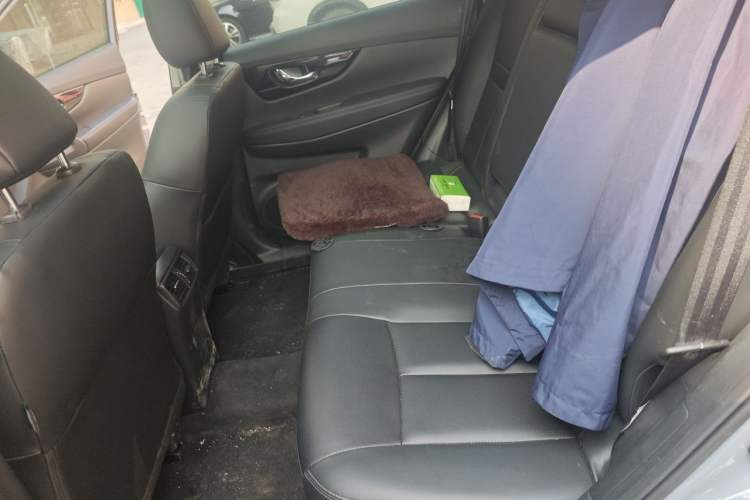 Used Nissan X-Trail 2025 Honor 2.0L Two-Wheel Drive Leading Edition Left Rear Seat