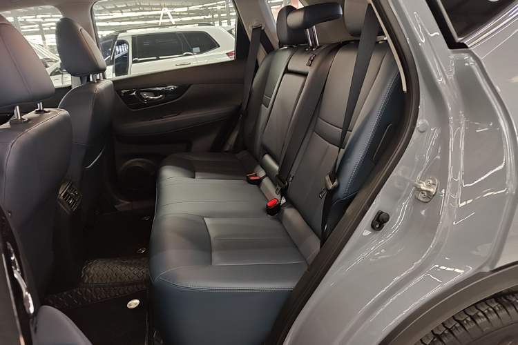Used Nissan X-Trail 2025 Honor 2.0L Two-Wheel Drive Leading Edition Left Rear Seat