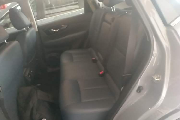 Used Nissan X-Trail 2025 Honor 2.0L Two-Wheel Drive Leading Edition Left Rear Seat