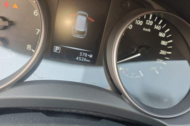 Used Nissan X-Trail 2025 Honor 2.0L Two-Wheel Drive Leading Edition Odometer Close Up