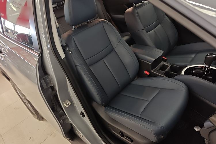 Used Nissan X-Trail 2025 Honor 2.0L Two-Wheel Drive Leading Edition Right Front Seat
