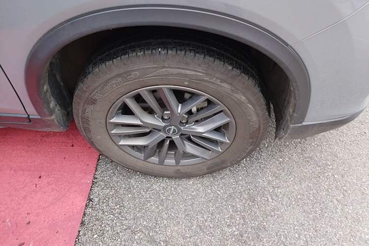 Used Nissan X-Trail 2025 Honor 2.0L Two-Wheel Drive Leading Edition Right Front Wheel Hub