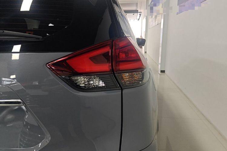 Used Nissan X-Trail 2025 Honor 2.0L Two-Wheel Drive Leading Edition Right Rear Taillight