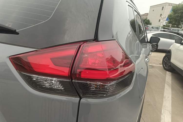 Used Nissan X-Trail 2025 Honor 2.0L Two-Wheel Drive Leading Edition Right Rear Taillight