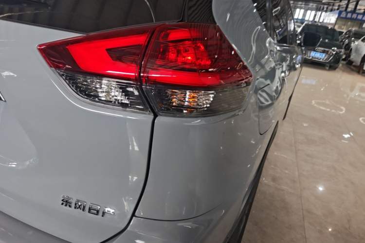 Used Nissan X-Trail 2025 Honor 2.0L Two-Wheel Drive Leading Edition Right Rear Taillight